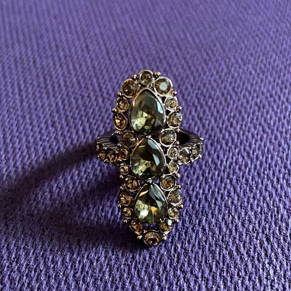 Women’s size 7/8 ring
